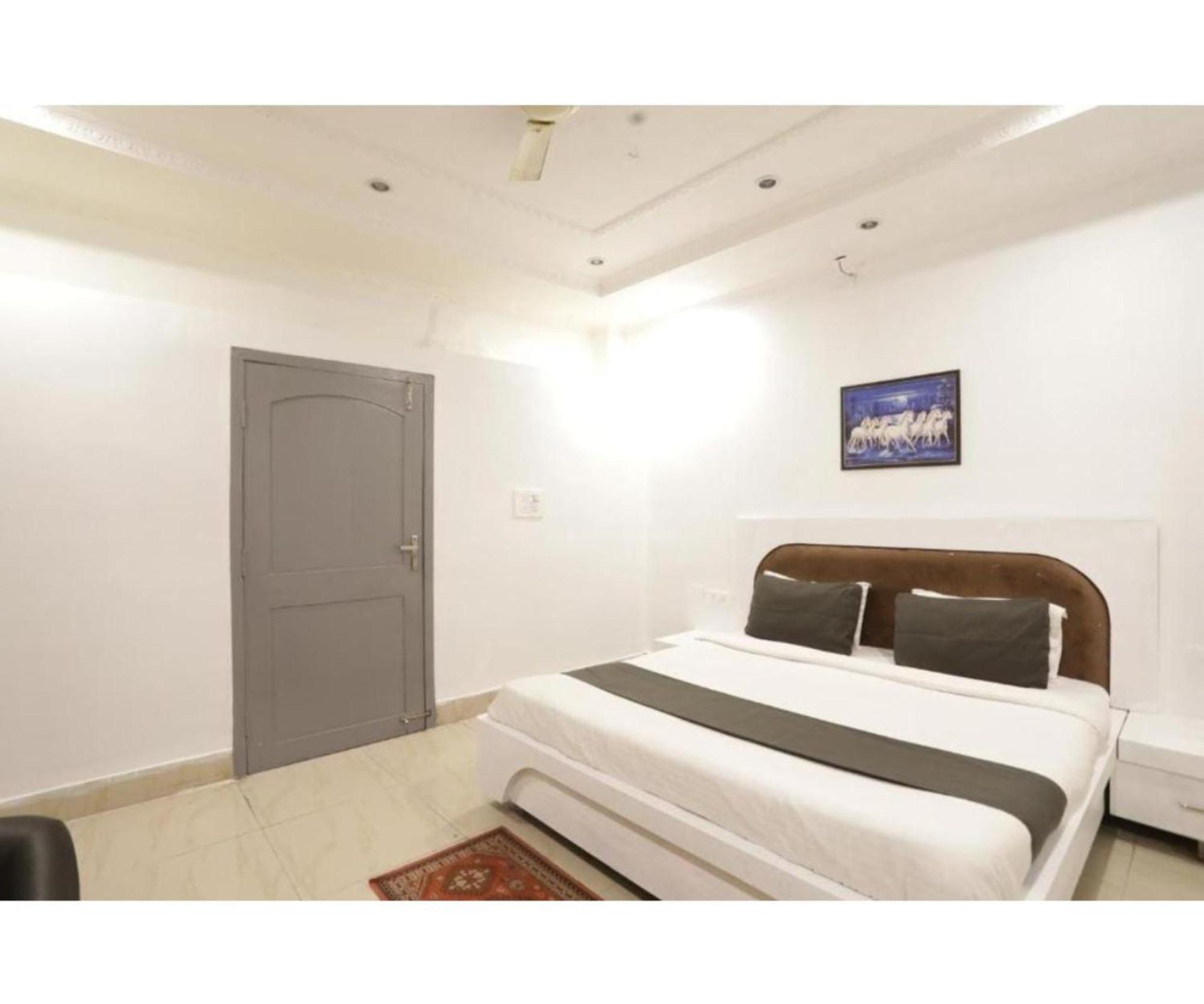 Day S Inn Luxury Stay Near Care Hospital In Budget Friendly Price Best Seller Бхубанешвара Экстерьер фото