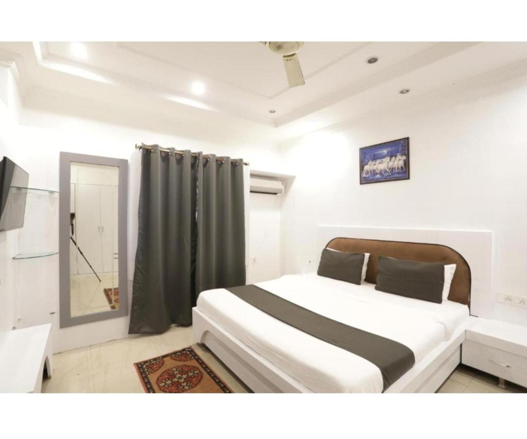 Day S Inn Luxury Stay Near Care Hospital In Budget Friendly Price Best Seller Бхубанешвара Экстерьер фото