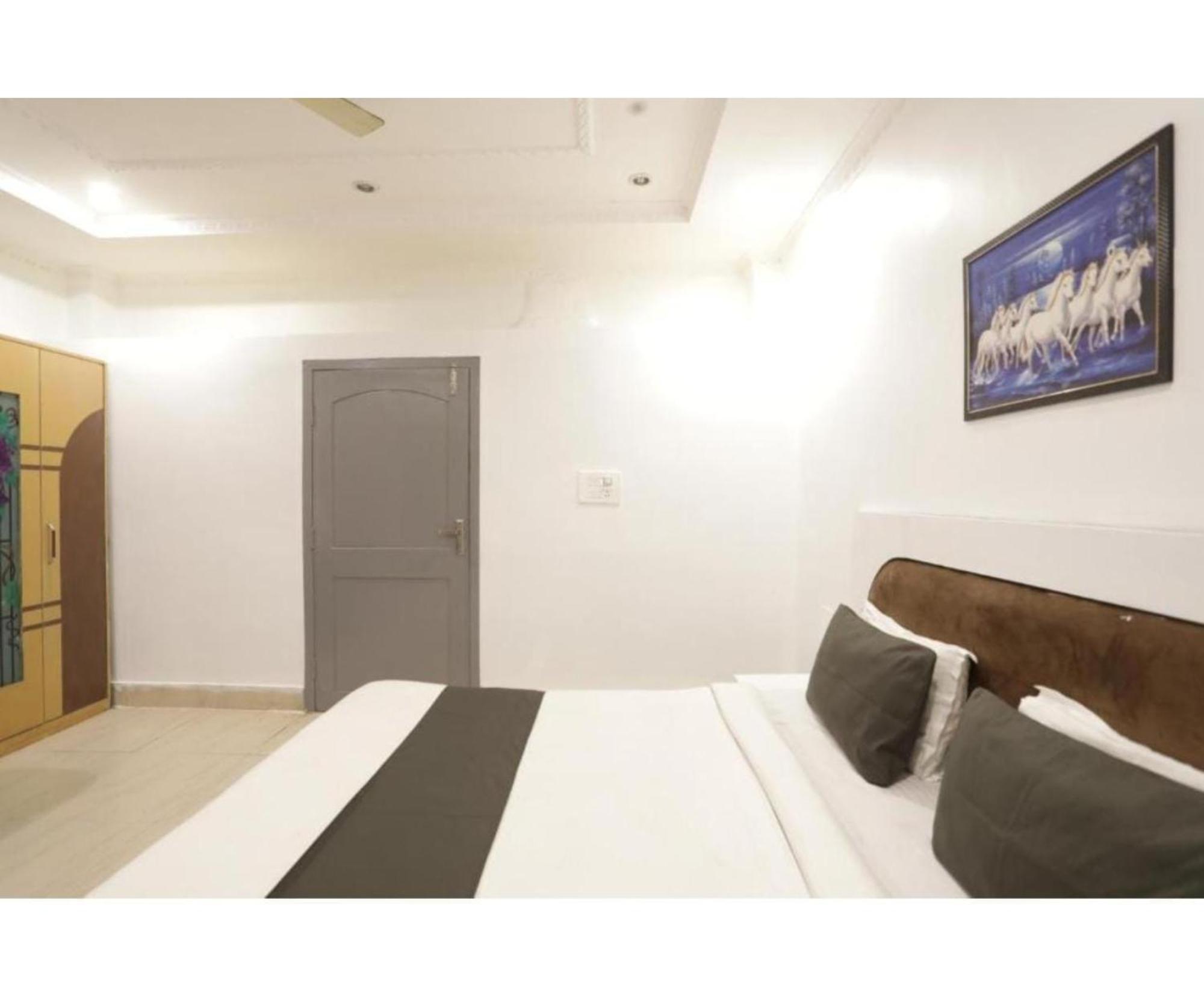 Day S Inn Luxury Stay Near Care Hospital In Budget Friendly Price Best Seller Бхубанешвара Экстерьер фото